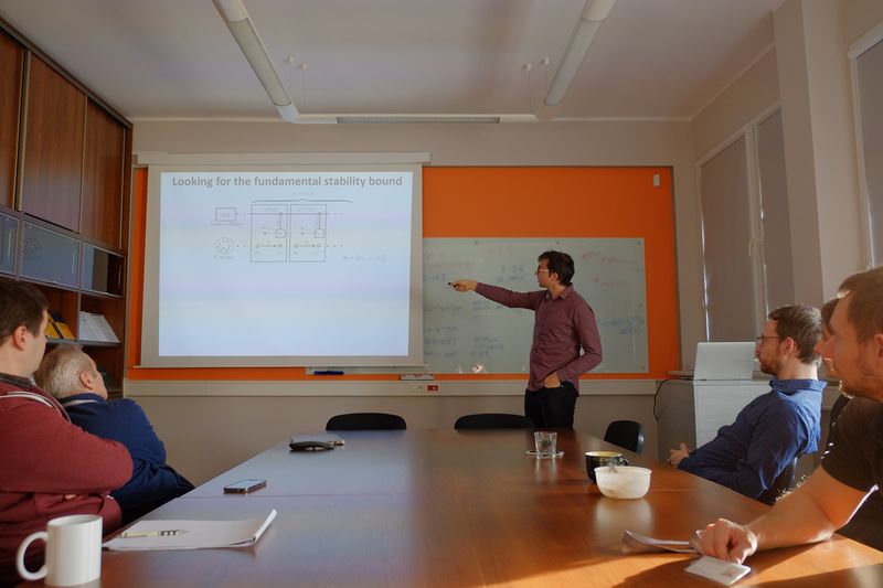 Rafal Demkowicz-Dobrzanski, Fundamental quantum bounds on stability of atomic clocks Rafal Demkowicz-Dobrzanski, Fundamental quantum bounds on stability of atomic clocks