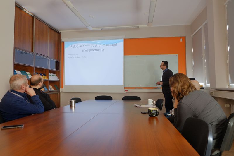Karol Horodecki - Information theoretic limitations on quantum key repeaters Karol Horodecki - Information theoretic limitations on quantum key repeaters