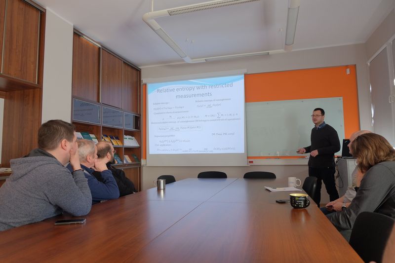 Karol Horodecki - Information theoretic limitations on quantum key repeaters Karol Horodecki - Information theoretic limitations on quantum key repeaters