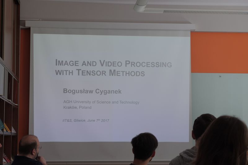 Bogusław Cyganek - Przetwarzanie obrazów i wideo przy użyciu metod tensorowych